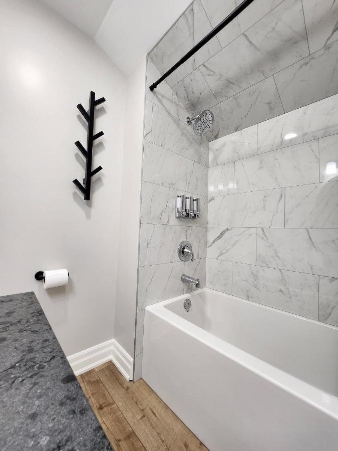The Cozy Cove Modern King-Bedroom Full Apartment Saint Catharines Exterior photo
