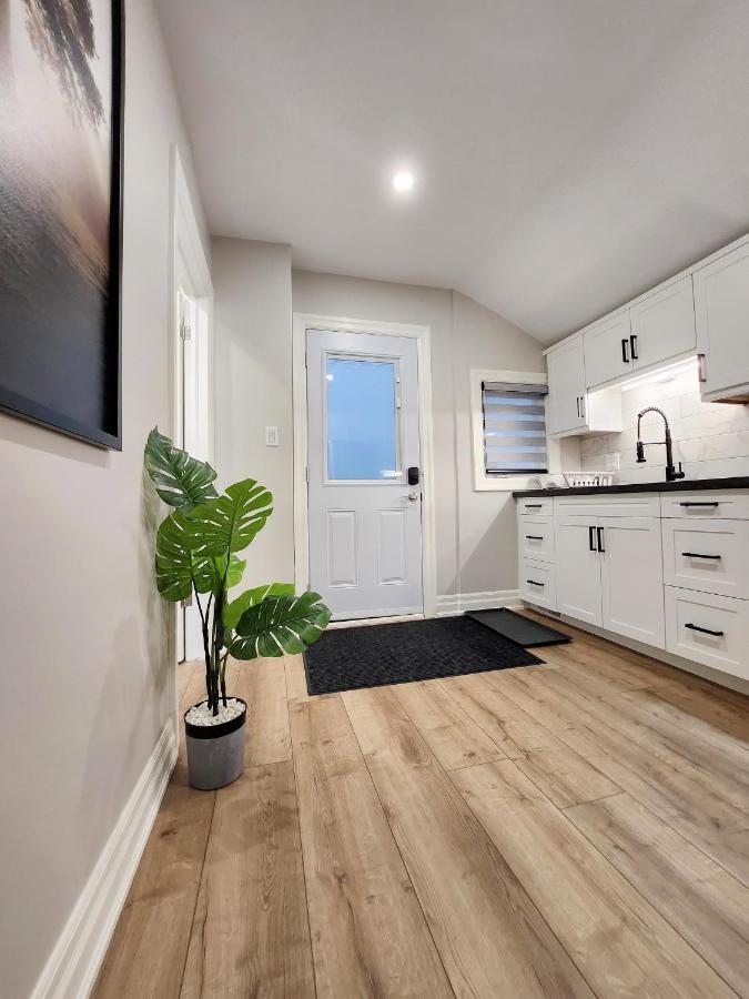 The Cozy Cove Modern King-Bedroom Full Apartment Saint Catharines Exterior photo